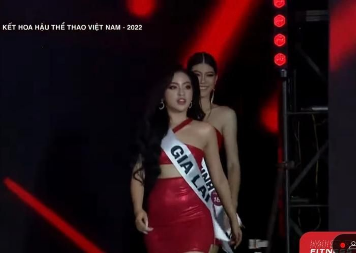 'Hot girl trứng rán' Thanh Tâm lộ vòng eo kém thon ở sân bay trước khi lên đường đến Thái Lan thi hoa hậu Ảnh 2