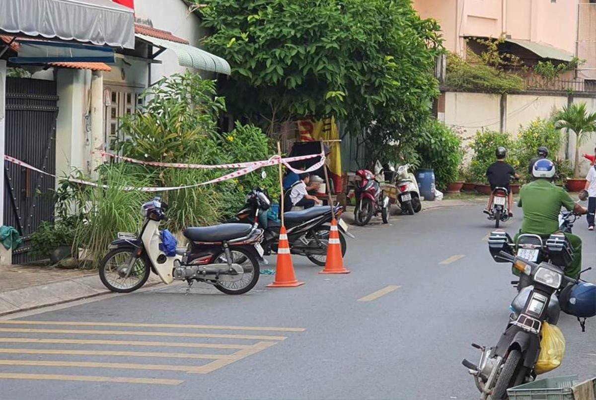 Đang ngồi uống nước thì bạn cùng xóm trọ lao tới, người đàn ông không ngờ đến cái kết sau cùng Ảnh 1