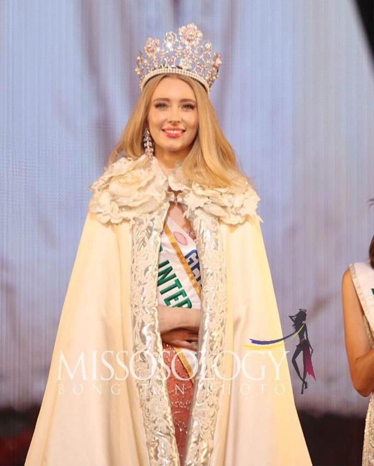 Trang Miss International giảm lượt theo dõi sau đêm chung kết: Đừng 'đổ thừa' cho fan Việt nhé! Ảnh 1