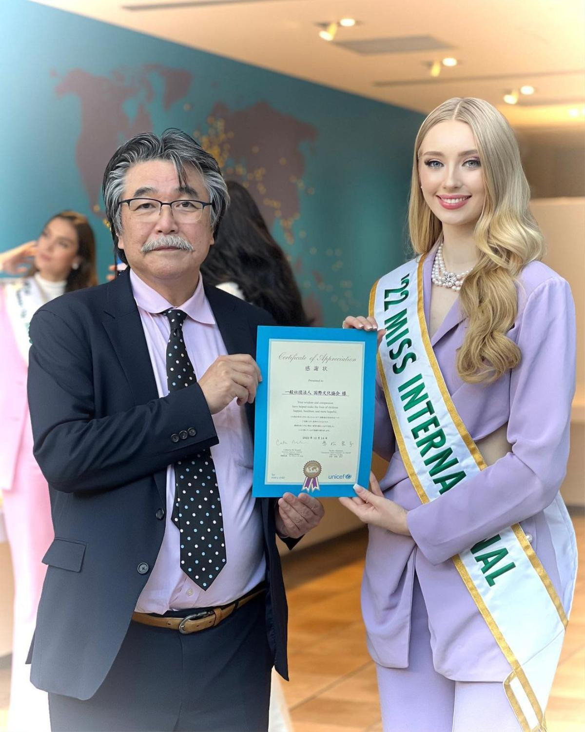 'Búp bê sống' lộ diện lần đầu sau đăng quang Miss International: Nhan sắc thăng hạng 'vùn vụt' Ảnh 1