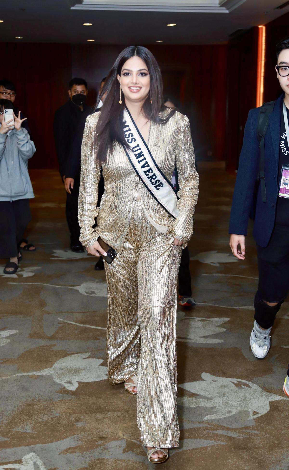 Miss Universe 2021 giảm cân thành công trước thềm mãn nhiệm kì, fan chỉ biết thốt 'giá như' Ảnh 2