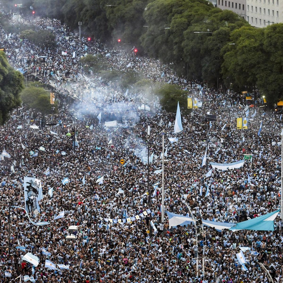 Người dân Argentina nghỉ 1 ngày, chuẩn bị đón Messi về cùng Cúp vàng Ảnh 3