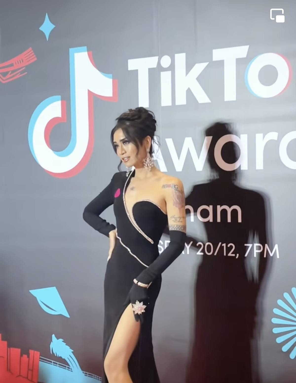 Dàn sao Việt đổ bộ TikTok Awards: Hoa hậu Thiên Ân xinh đẹp ngút ngàn, Angela Phương Trinh 'chơi lớn' Ảnh 2