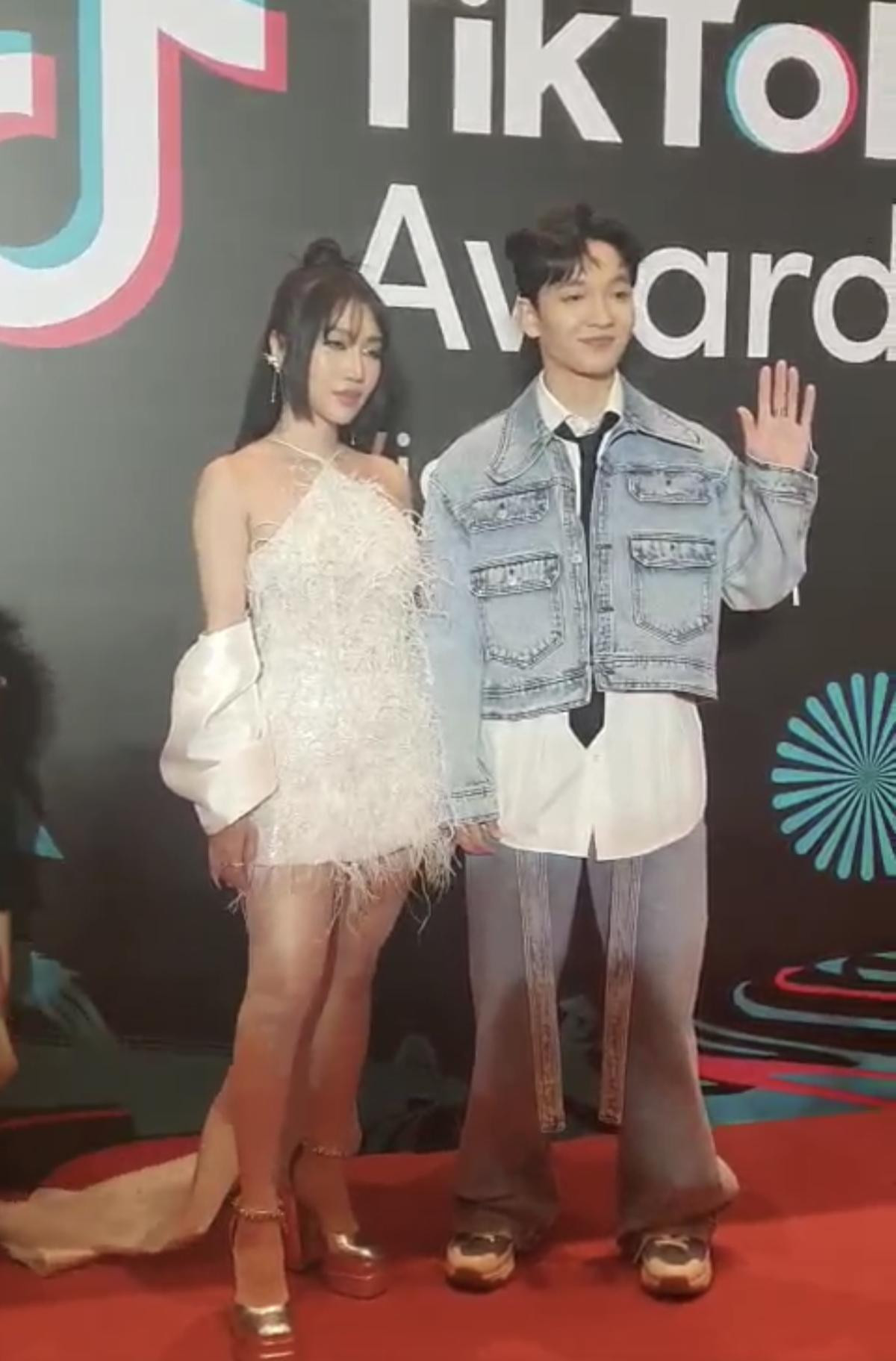 Dàn sao Việt đổ bộ TikTok Awards: Hoa hậu Thiên Ân xinh đẹp ngút ngàn, Angela Phương Trinh 'chơi lớn' Ảnh 6