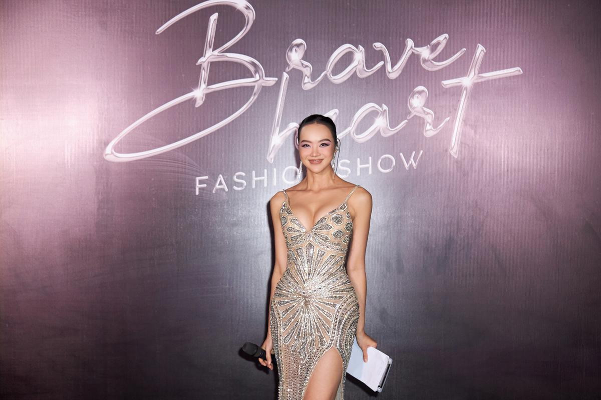 Hoa hậu Thiên Ân và dàn sao đổ bộ thảm đỏ Brave Heart Fashion Show 2022 của Hoa hậu Khánh Vân Ảnh 10