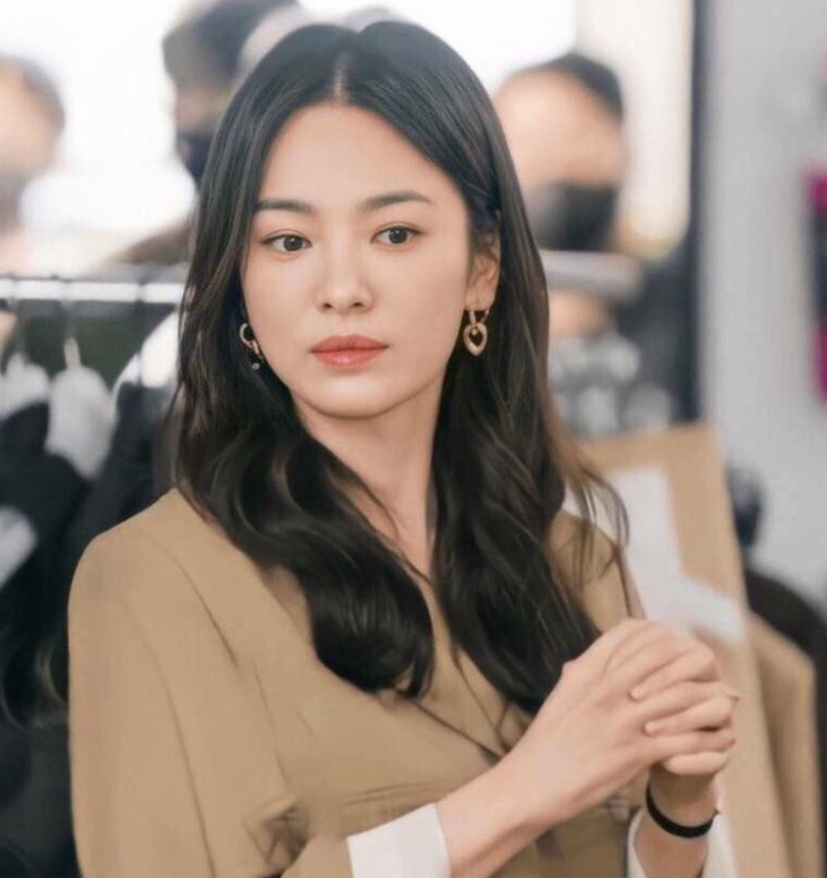 Thực hư chuyện Song Hye Kyo yêu cầu xoá ảnh vì bị chê già? Ảnh 1