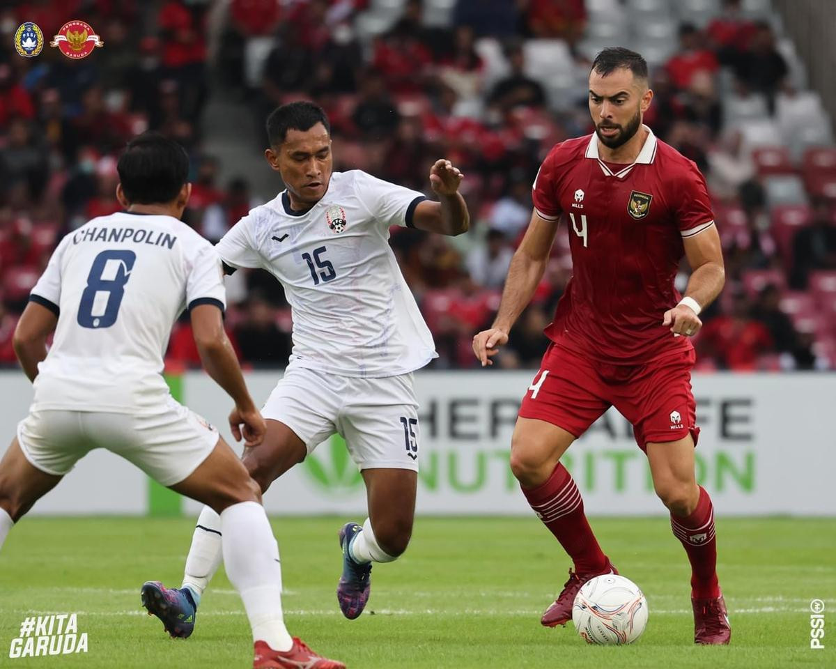 Indonesia đánh bại Campuchia trên sân Bung Karno đẹp lung linh như sân World Cup của Qatar Ảnh 9