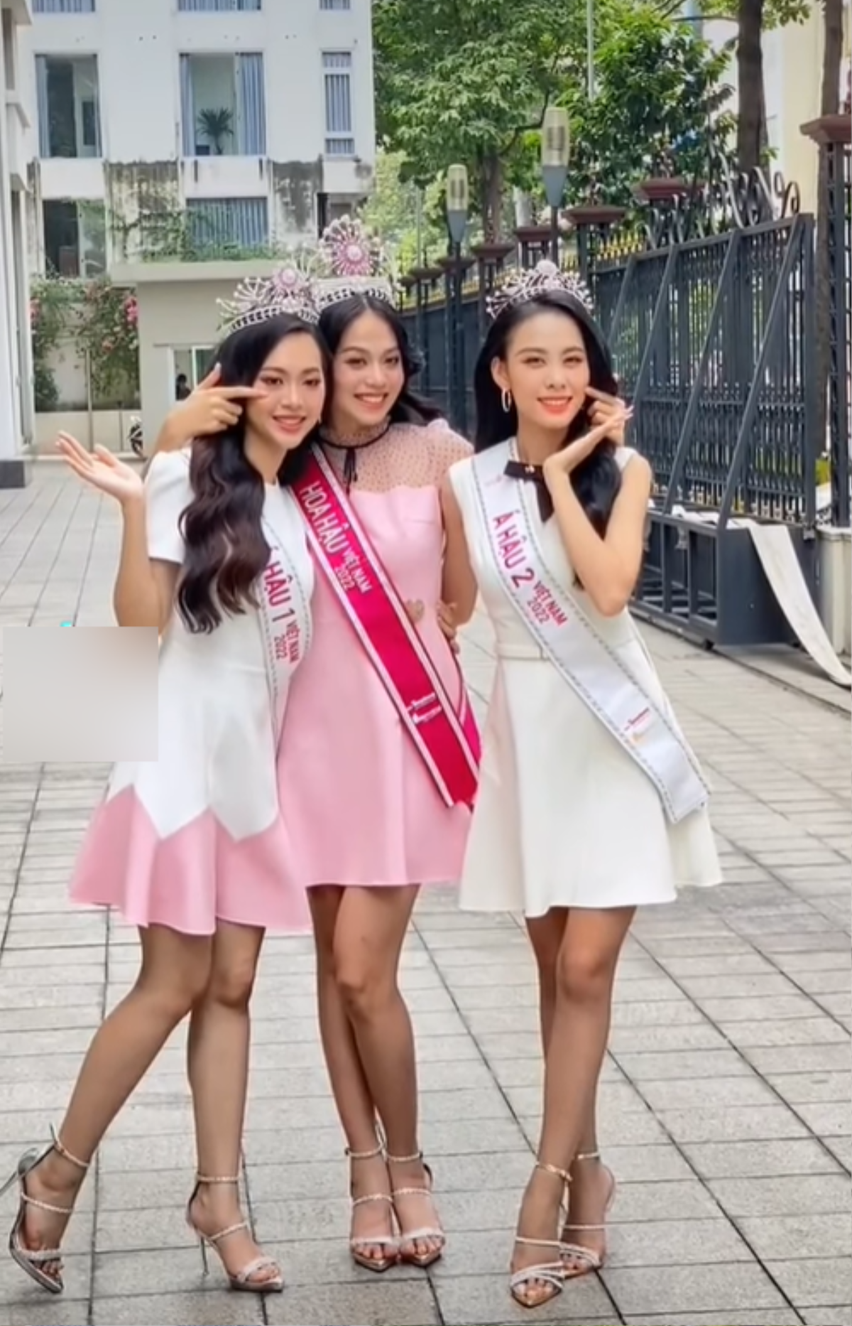 Top 3 Hoa hậu Việt Nam 2022 tạo dáng 'cưng xỉu': Chu môi, phồng má như Miss Teen Ảnh 2