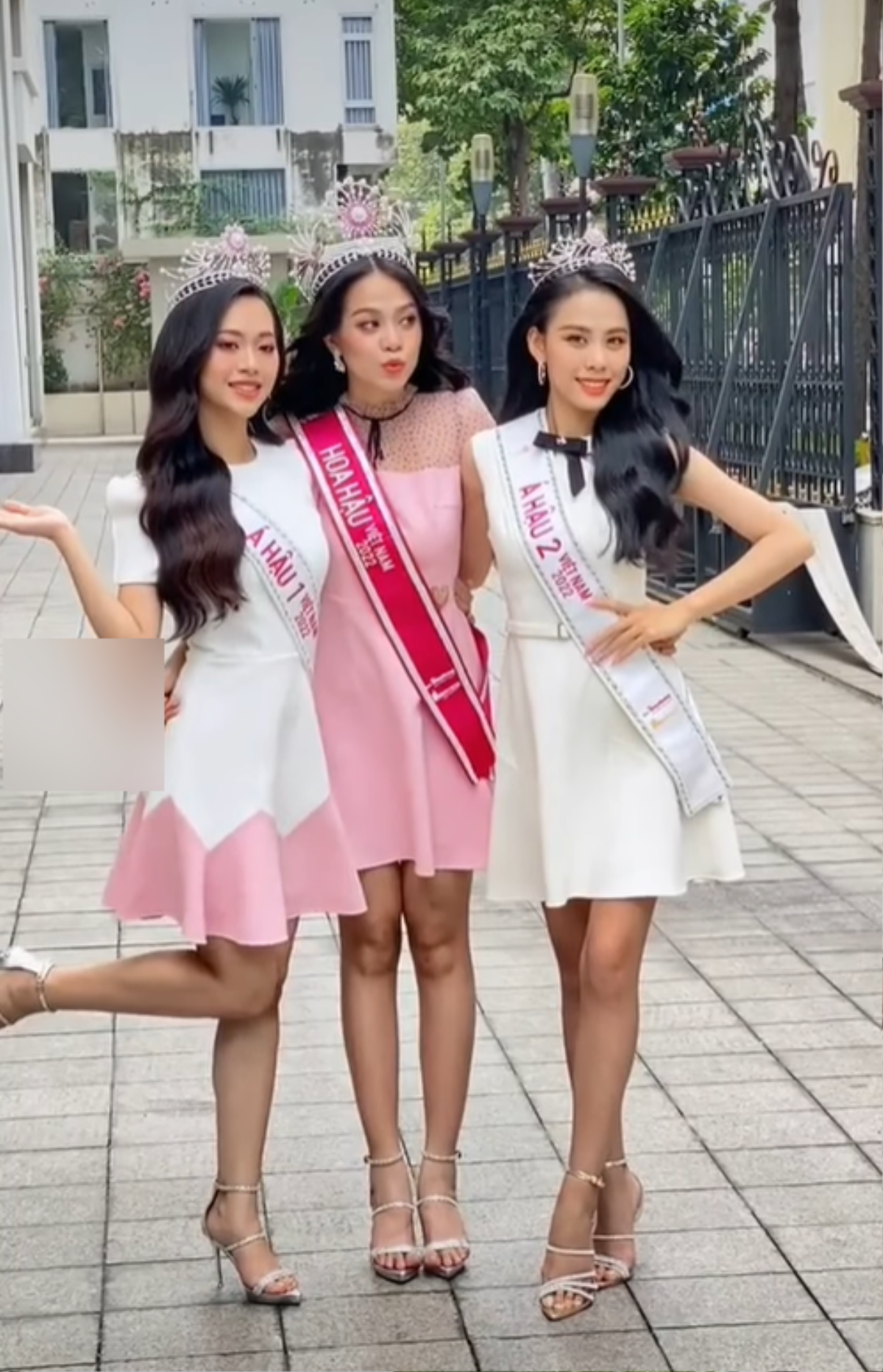 Top 3 Hoa hậu Việt Nam 2022 tạo dáng 'cưng xỉu': Chu môi, phồng má như Miss Teen Ảnh 3