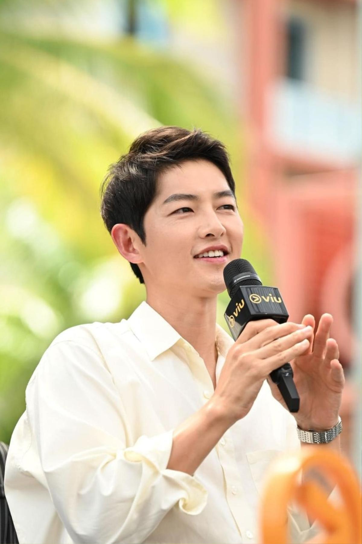 Hé lộ loạt ảnh hẹn hò hiếm hoi của Song Joong Ki và bạn gái mới: 'Tình bể bình!' Ảnh 1