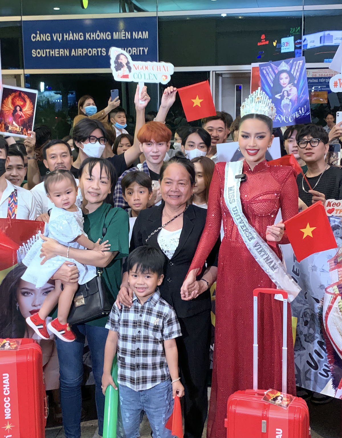 Ngọc Châu chính thức lên đường đến Miss Universe 2022: Fan ngợp trời, sức hút quá khủng khiếp! Ảnh 3