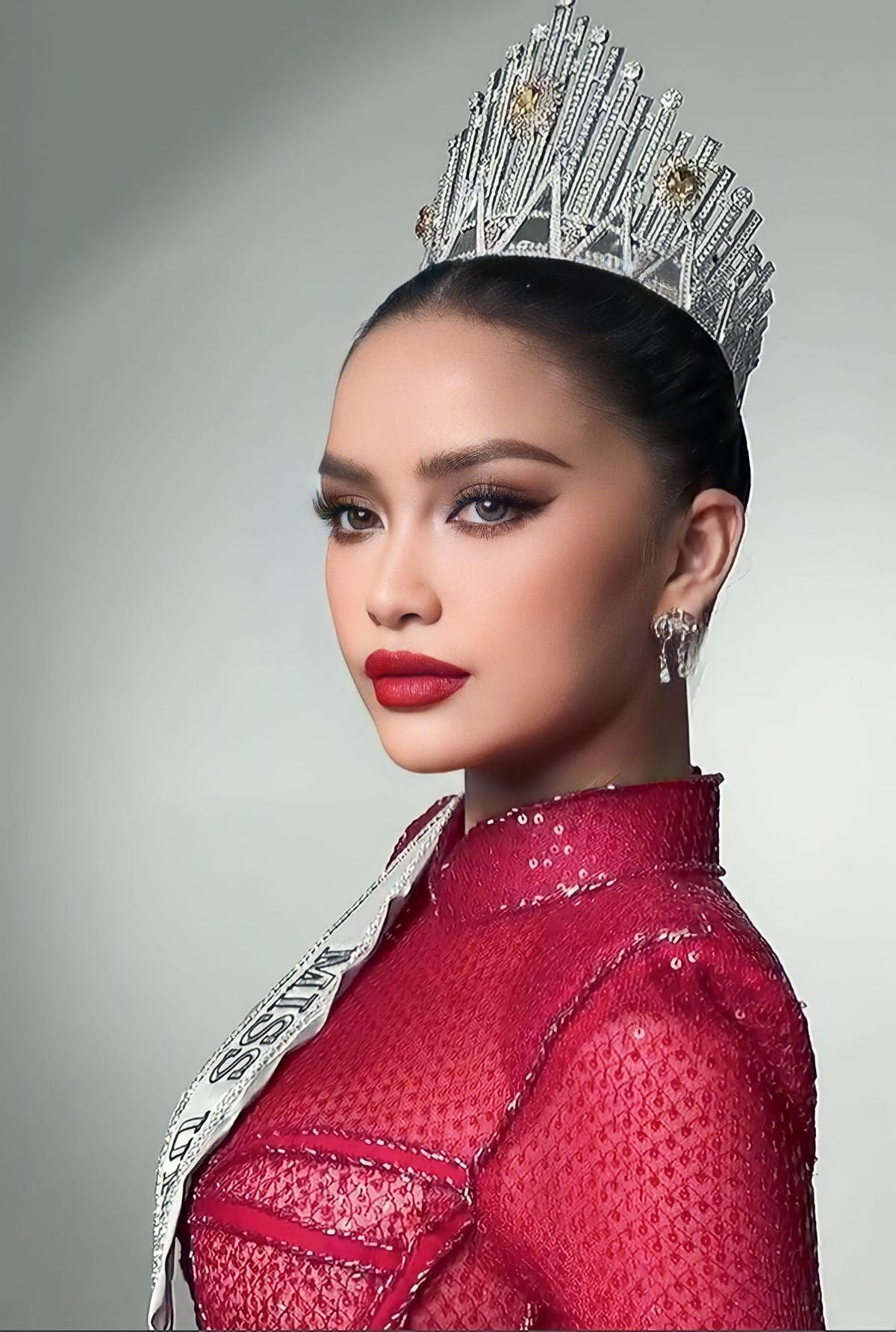 Vừa khởi hành sang Mỹ, Ngọc Châu được đánh giá là đối thủ mạnh nhất Châu Á: Top 5 Miss Universe vừa vặn? Ảnh 4