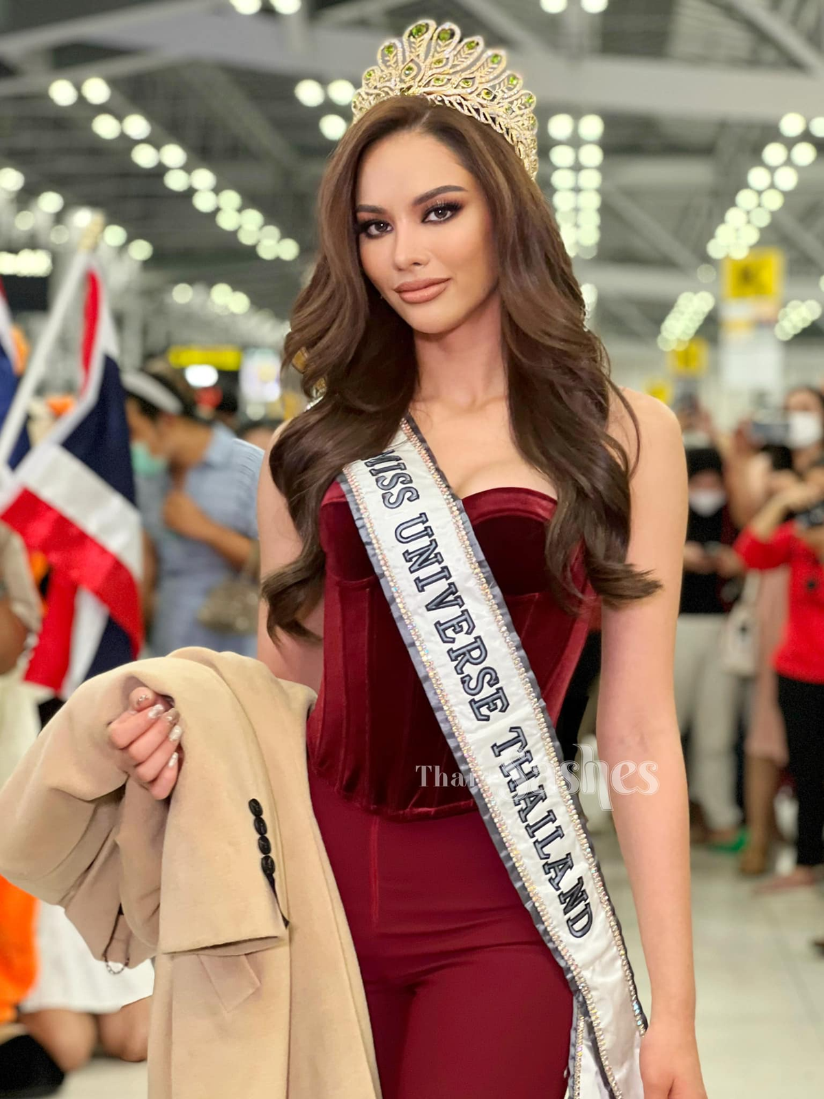 Các mỹ nhân Châu Á 'xuất quân' đến Miss Universe: Philippines không ai tiễn, Thái - Việt náo loạn sân bay Ảnh 4