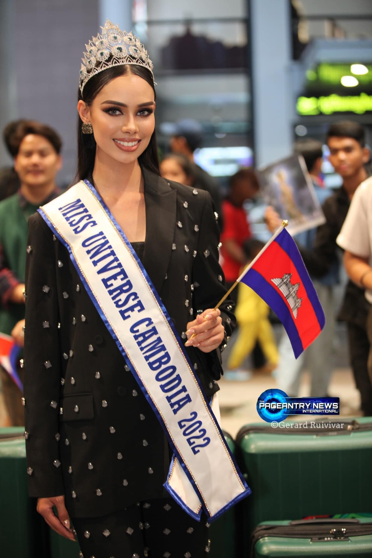 Các mỹ nhân Châu Á 'xuất quân' đến Miss Universe: Philippines không ai tiễn, Thái - Việt náo loạn sân bay Ảnh 8