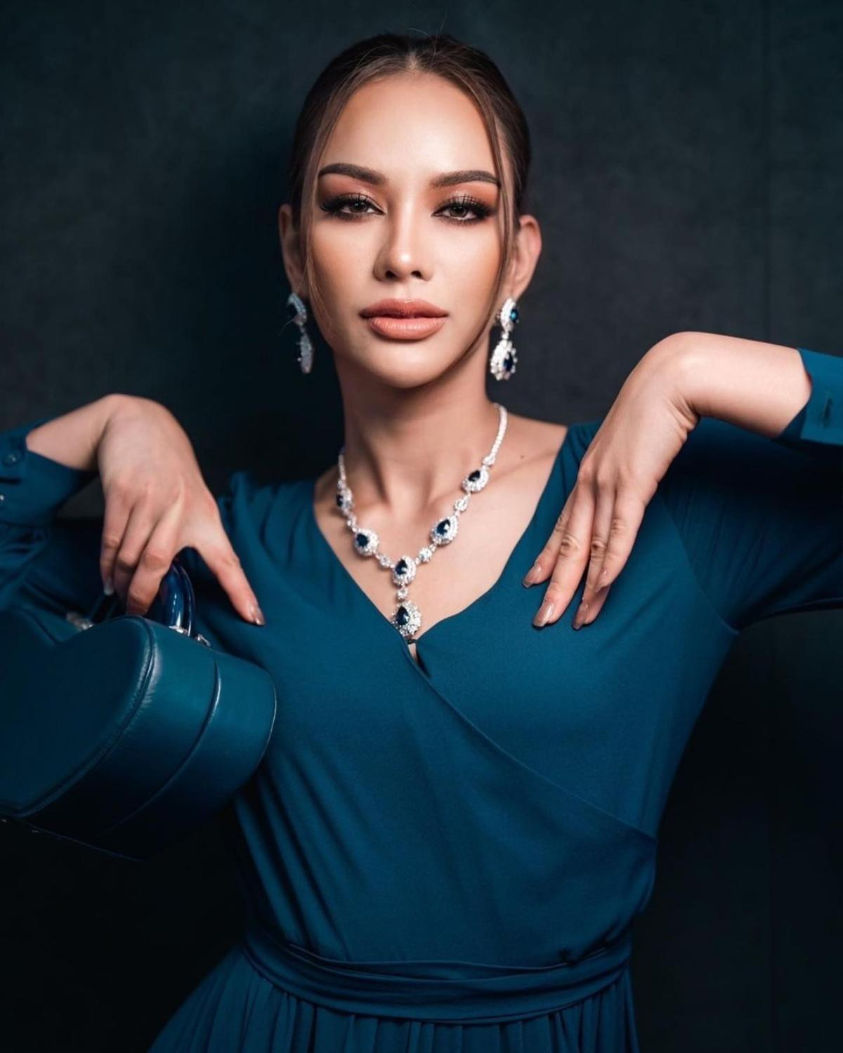 Vừa đến Miss Universe 2022, đại diện Thái Lan bị chỉ trích khoe khoang quá mức, ê-kíp quá o bế Ảnh 4