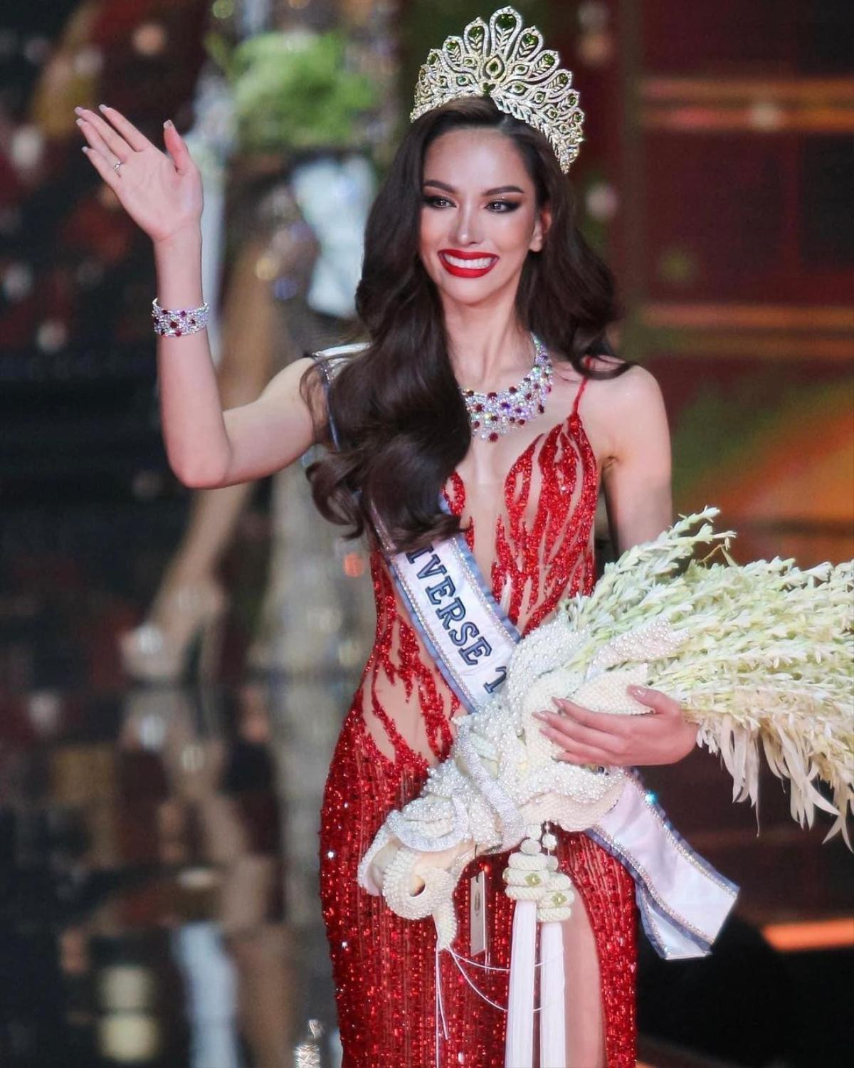 Vừa đến Miss Universe 2022, đại diện Thái Lan bị chỉ trích khoe khoang quá mức, ê-kíp quá o bế Ảnh 1