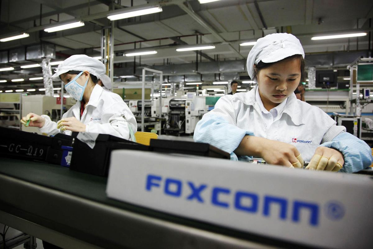 Foxconn không còn là nhà lắp ráp độc quyền iPhone 15 Pro Ảnh 1