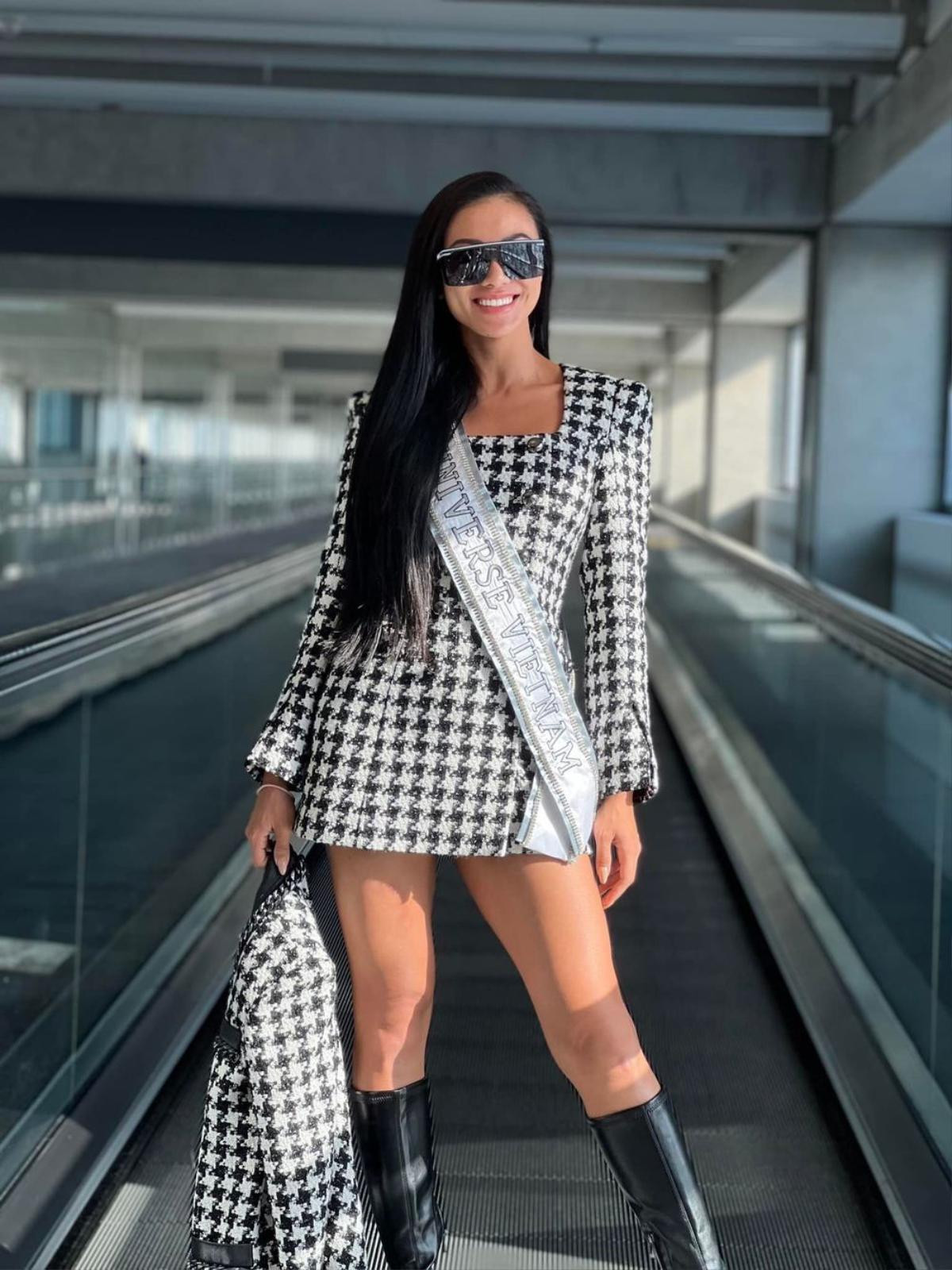 Tín hiệu phát ra từ vũ trụ: Ngọc Châu diện outfit na ná 2 'đàn chị' ngày chào sân Miss Universe Ảnh 11