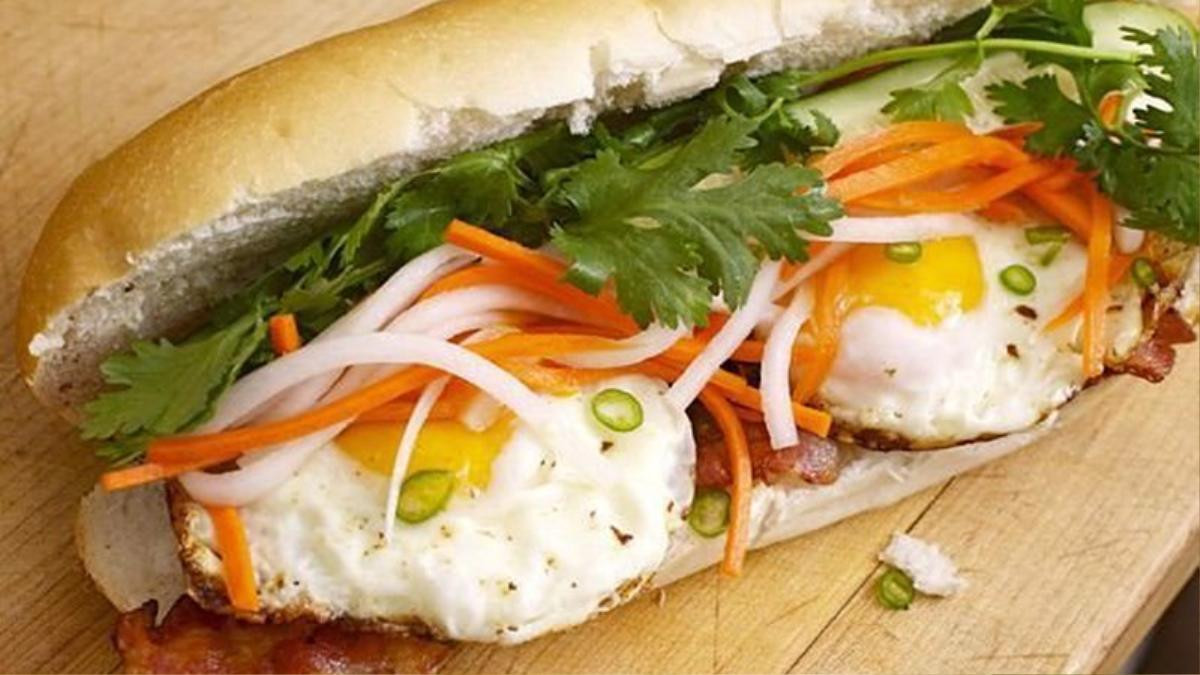 Bánh mì - Món ăn ngon đường phố vượt biên giới Ảnh 2