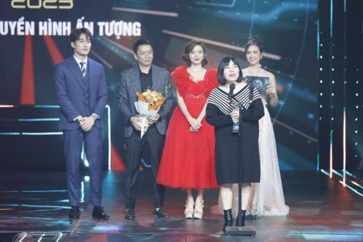 Phim Thương Ngày Nắng Về, Huyền Lizzie - Thanh Sơn thắng VTV Awards 2022 Ảnh 2