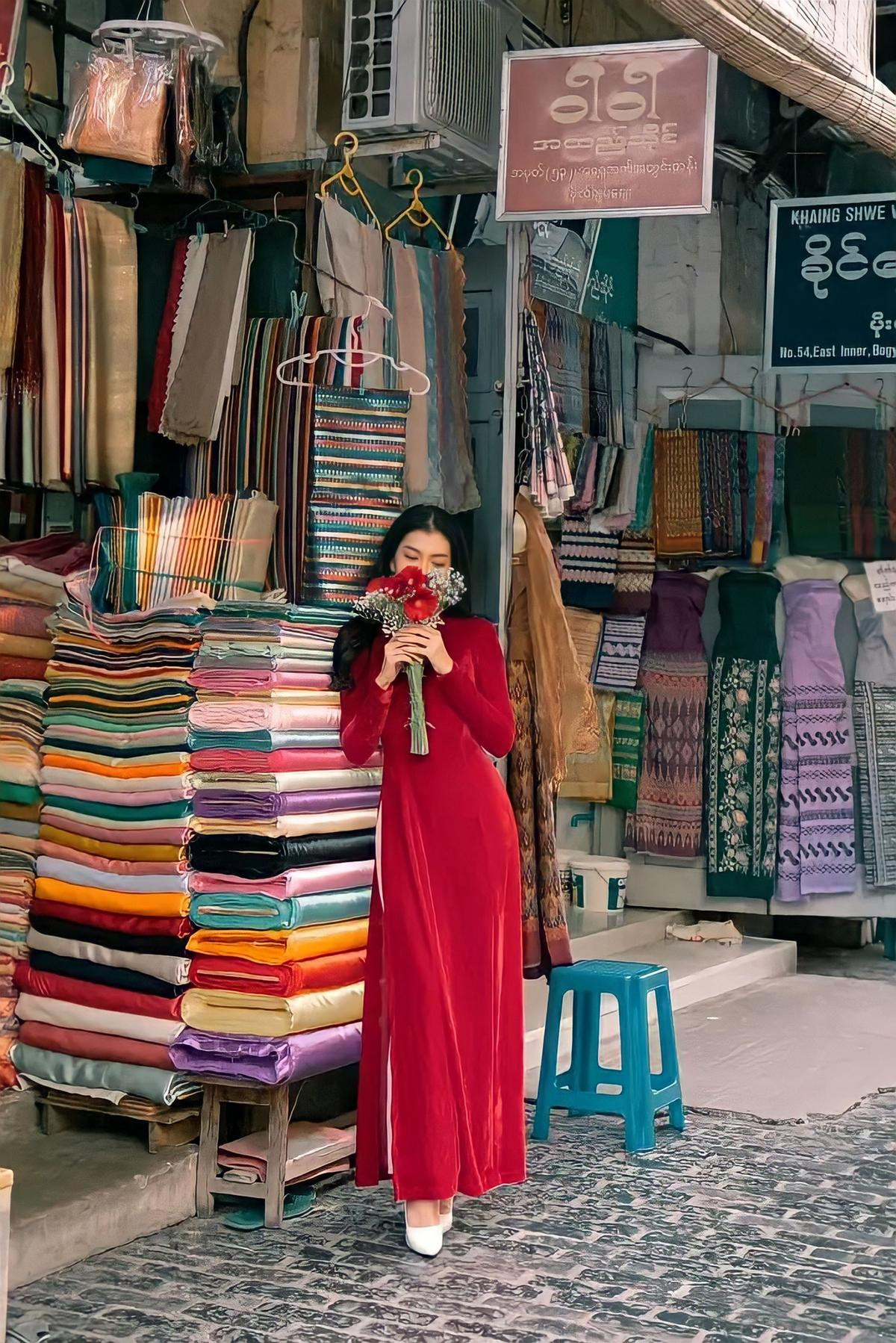 Miss Grand Myanmar 2023 lấy lòng 'chủ nhà' Việt Nam bằng áo dài: Mr Nawat liệu có vui? Ảnh 4