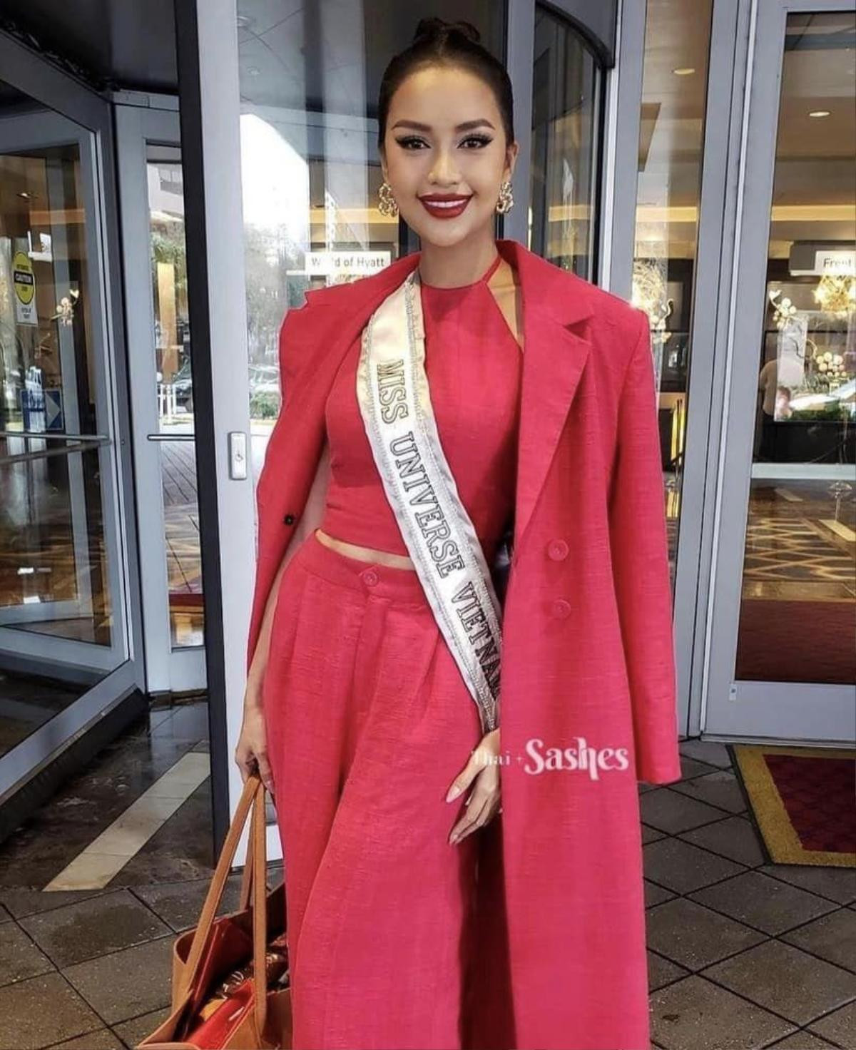 Ngọc Châu nhận sash Việt Nam, được chuyên gia tại Miss Universe trang điểm và làm tóc cực 'chặt chém' Ảnh 1