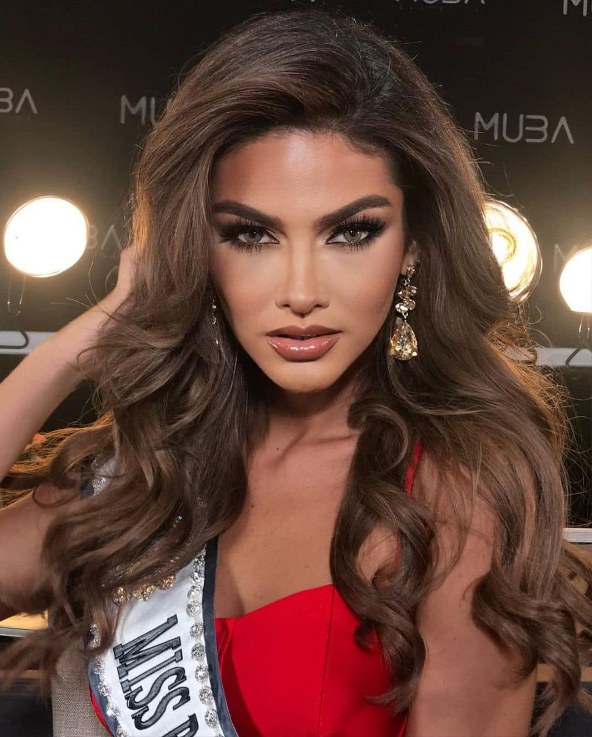 'Nhạt như nước ốc' ở Miss Grand, Hoa hậu Bolivia bất ngờ lột xác như nữ hoàng khi thi Miss Universe 2022 Ảnh 1