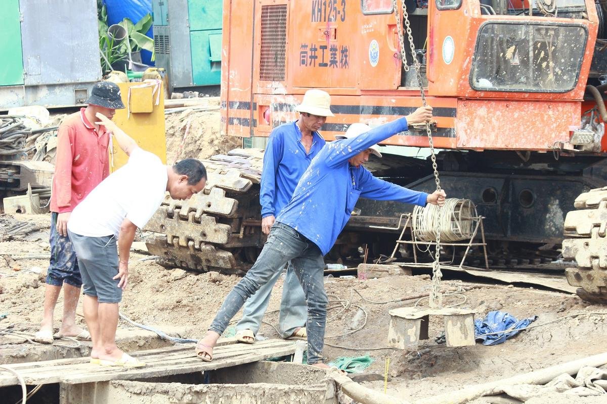 Vụ bé trai Hạo Nam: Đây chính là vấn đề then chốt khiến việc nhổ trụ bê tông tốn nhiều thời gian Ảnh 2