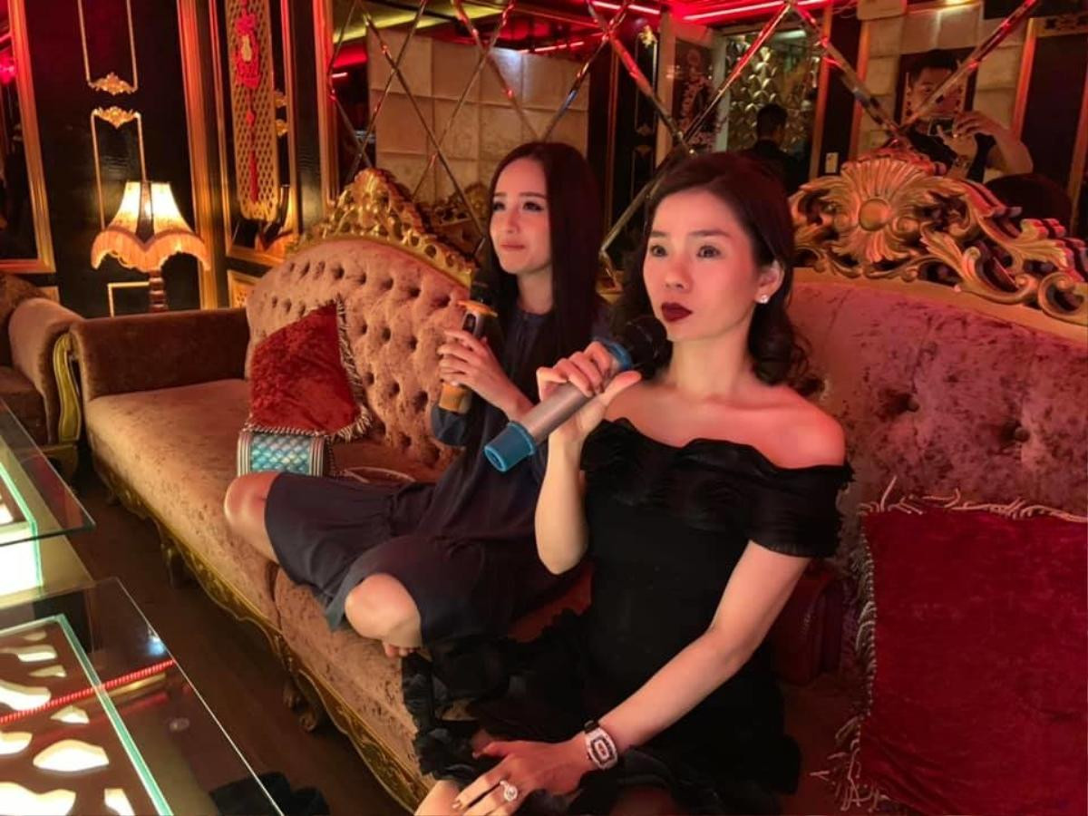 Rần rần clip Mai Phương Thúy song ca cùng Lệ Quyên trong phòng karaoke, giọng hát thế nào? Ảnh 2