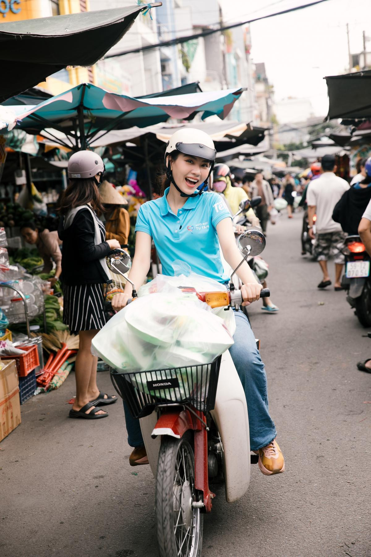 Hoa hậu Mai Phương có hành động ý nghĩa cho người khó khăn trước ngày Tết đến, xuân về Ảnh 3