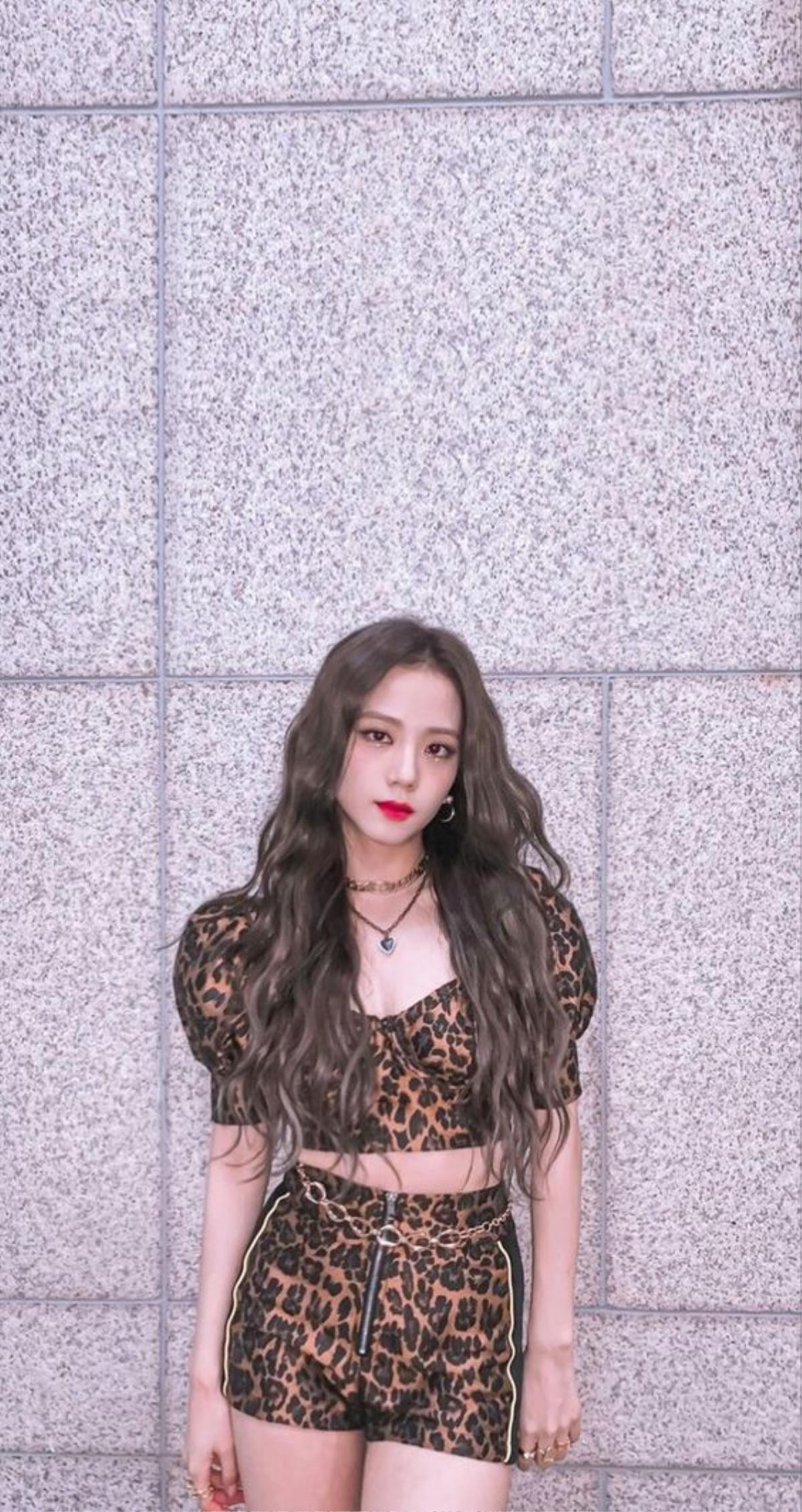 Bí quyết mặc đẹp như Jisoo (Blackpink) - Bậc thầy của những bản phối nữ tính Ảnh 15