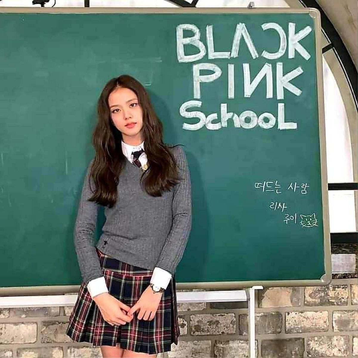 Bí quyết mặc đẹp như Jisoo (Blackpink) - Bậc thầy của những bản phối nữ tính Ảnh 12