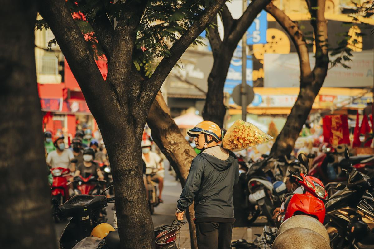 Rạo rực không khí Tết tại phố người Hoa: Xuân đã len lỏi vào từng ngõ hẻm, từng ngôi nhà Ảnh 2