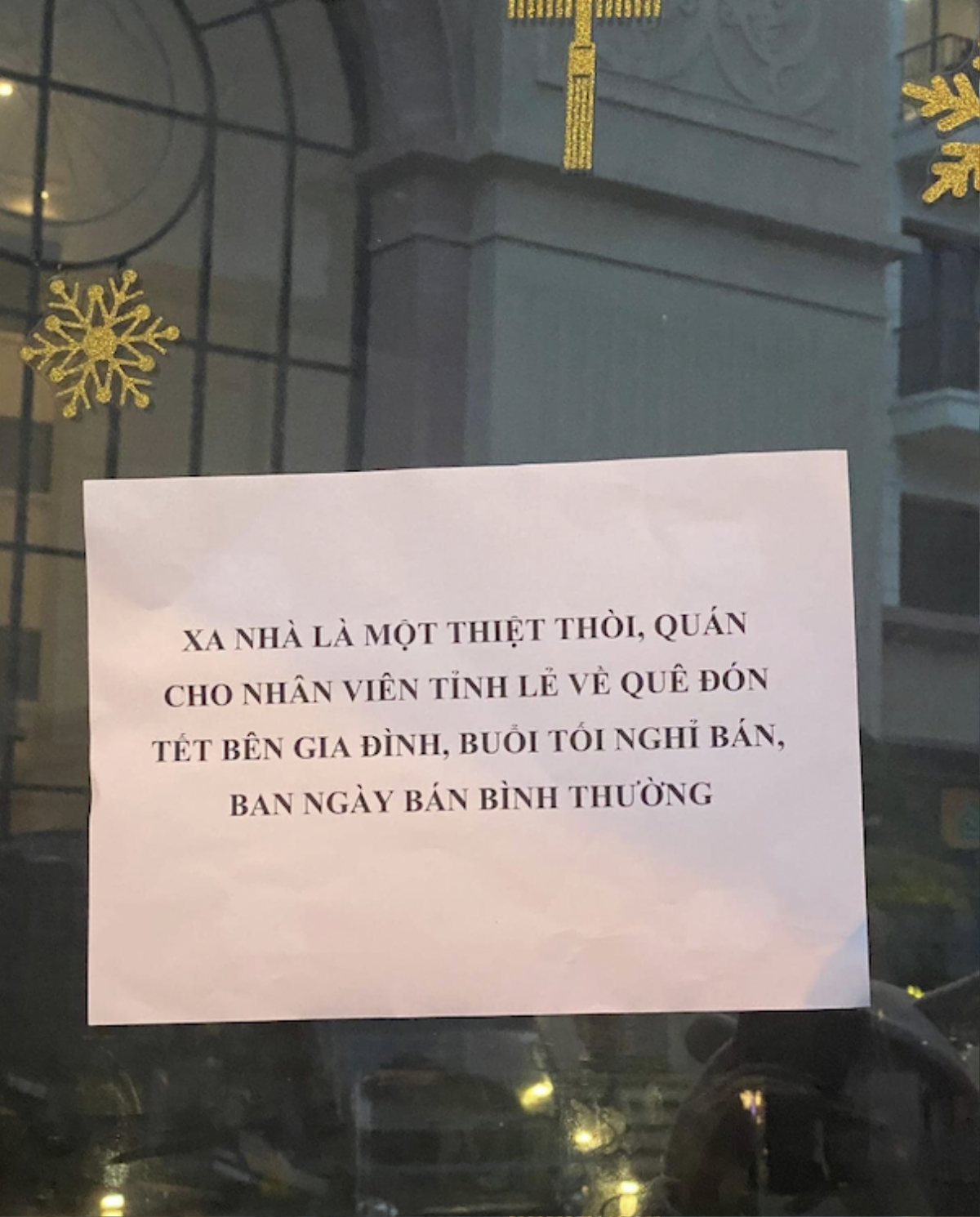 Dòng thông báo nghỉ Tết của một quán ăn gây xúc động: 'Xa nhà là một thiệt thòi' Ảnh 1