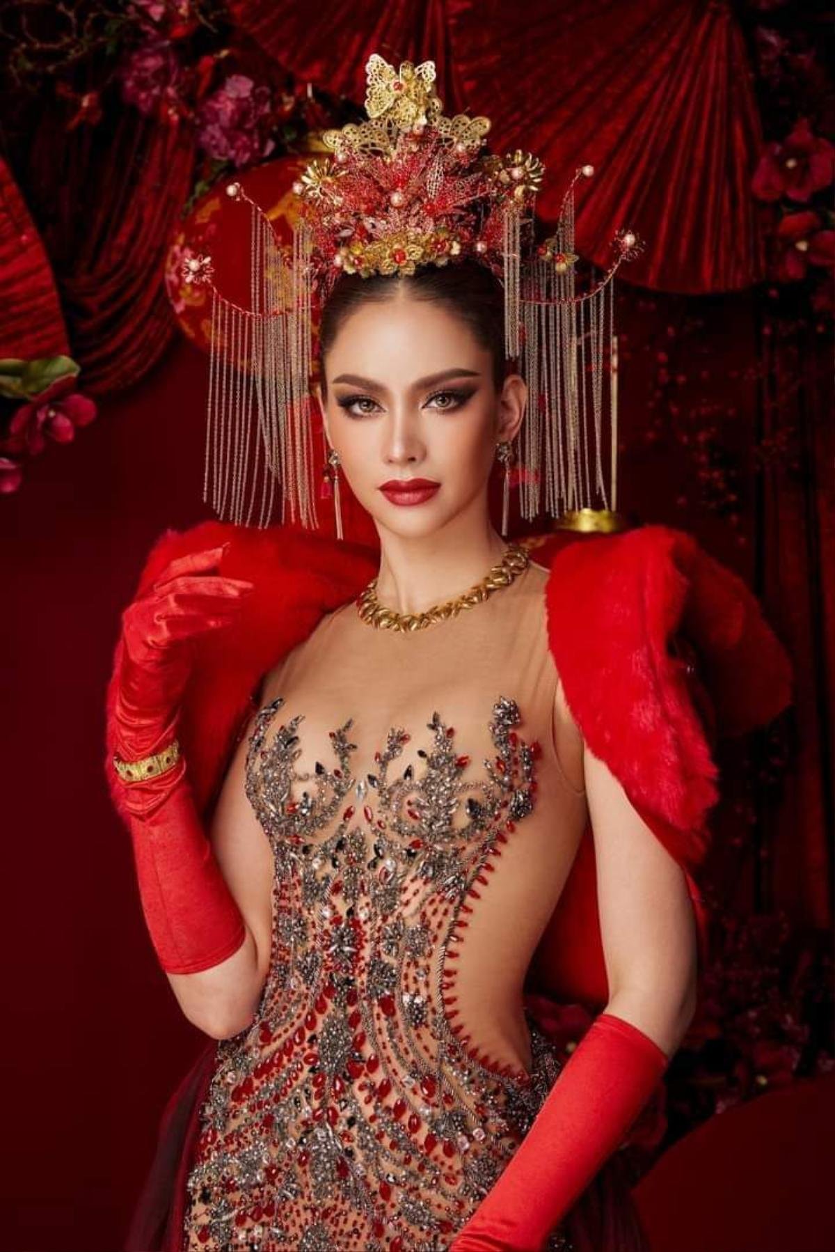 Out top chấn động tại Miss Universe 2022, đại diện Thailand vẫn được fan vây kín ngày về nước Ảnh 1