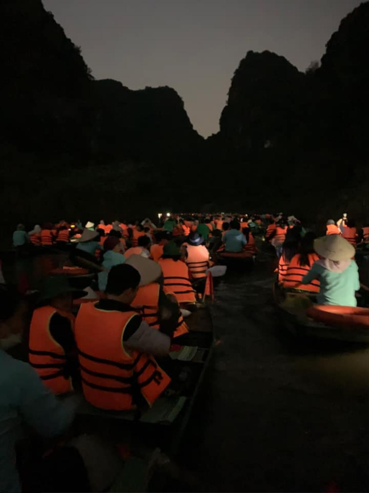 Thực hư thông tin Tràng An bị tắc thuyền khiến du khách mắc kẹt đến 12h đêm chưa thể vào bờ Ảnh 2