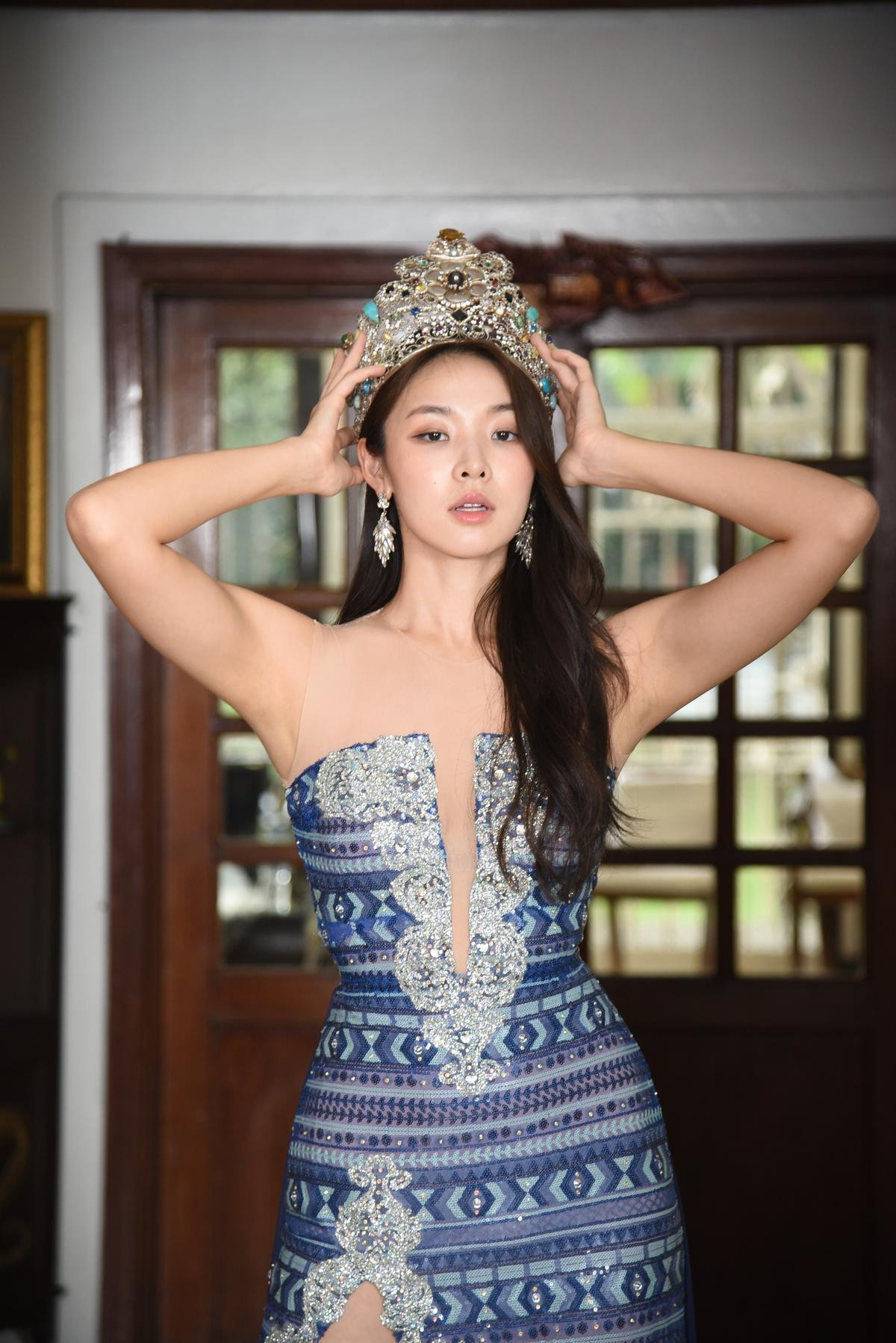 Miss Earth 2022 mặt mộc đội vương miện: Nhìn vẫn dưới cơ Phương Khánh 4 năm trước Ảnh 4