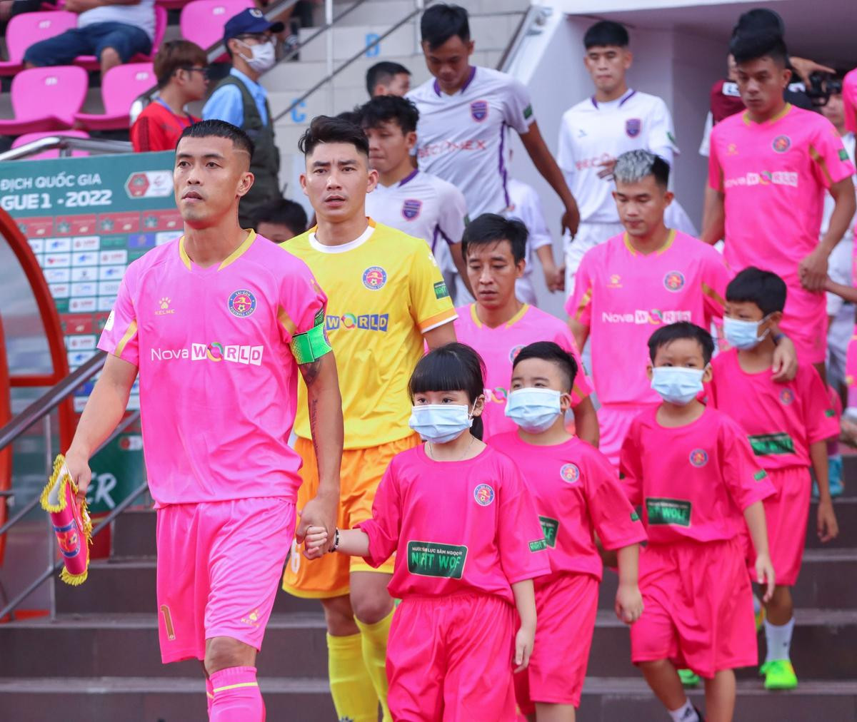 Nghịch lý V.League: Không tiền thì bỏ giải, có nhà tài trợ thì cấm quảng cáo Ảnh 1