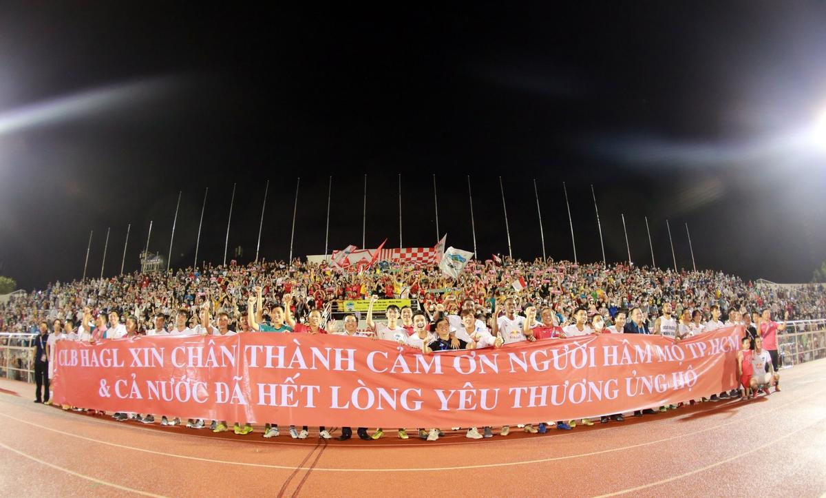 Vụ HAGL sắp bỏ V.League 2023: Ký trước đụng hàng thì im re, ký sau bị 'tuýt còi' Ảnh 1