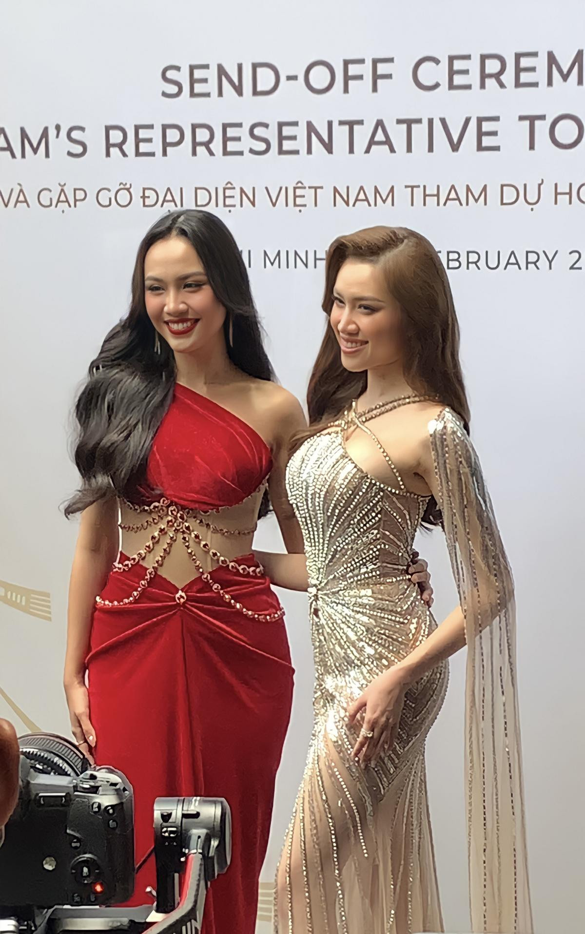 Khoảnh khắc Thanh Thanh Huyền 'lu mờ' trước Á hậu Thuỷ Tiên: Nhìn vào không biết ai là Miss Charm! Ảnh 2