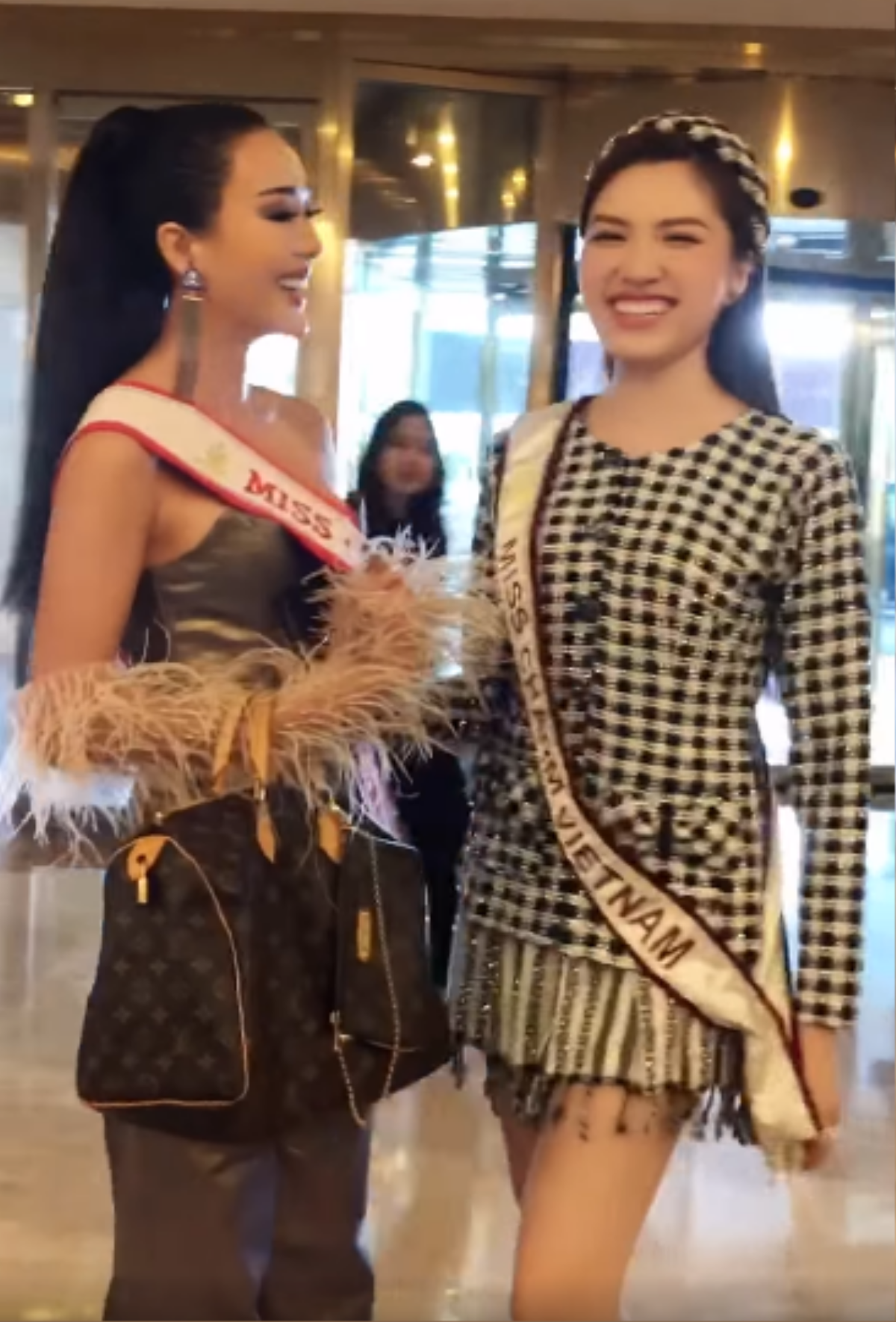 Miss Charm ngày 1: Thanh Thanh Huyền diện họa tiết khăn rằn, khá mờ nhạt trước đối thủ Ảnh 6