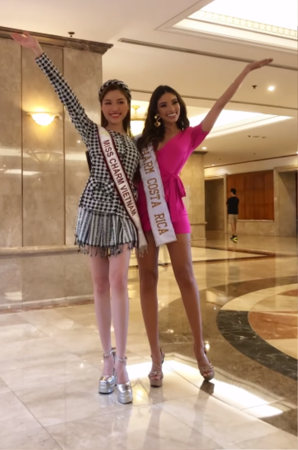 Miss Charm ngày 1: Thanh Thanh Huyền diện họa tiết khăn rằn, khá mờ nhạt trước đối thủ Ảnh 2