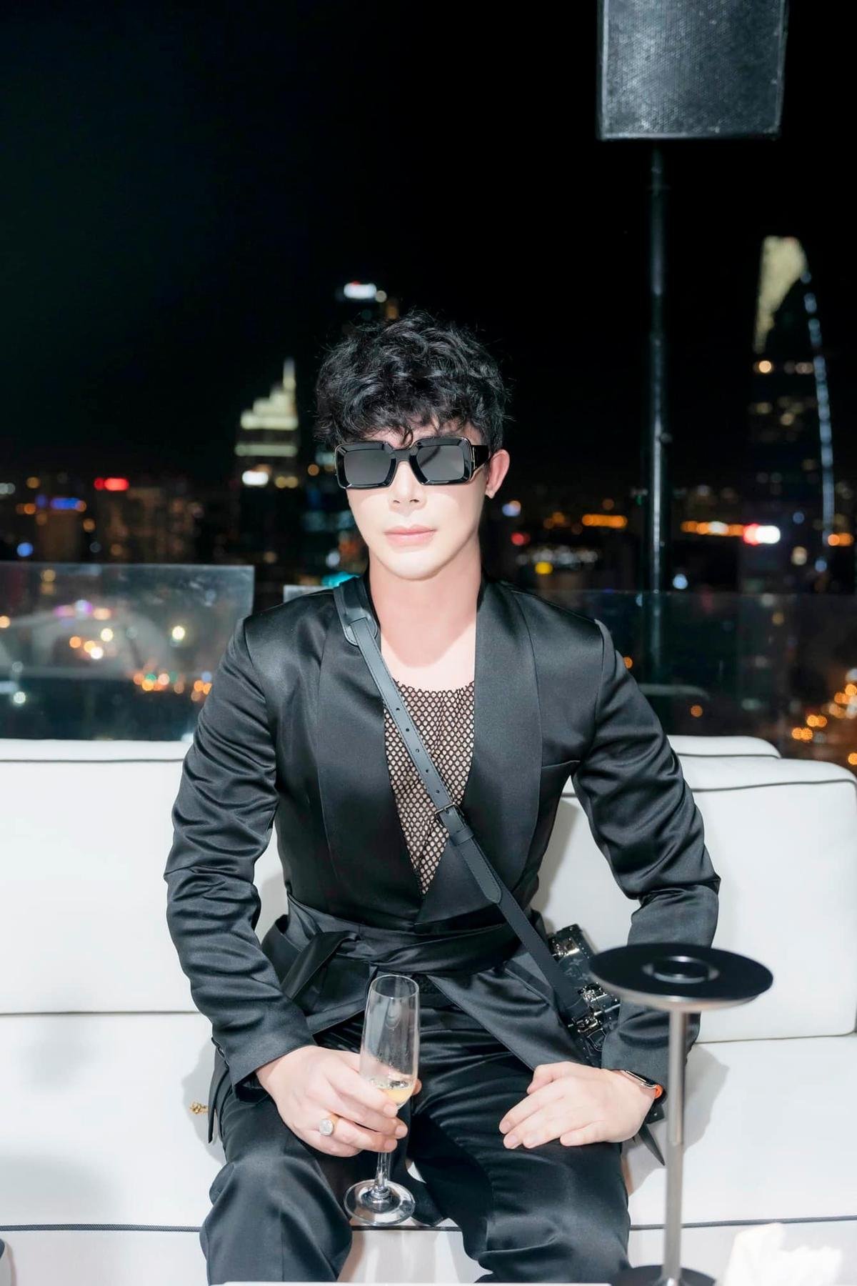 Mới đầu năm, Nathan Lee đã 'mở bát' làng giải trí, còn tuyên bố chuẩn bị làm loạn showbiz Ảnh 1