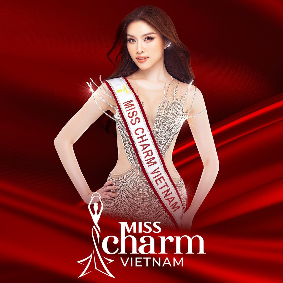 Miss Charm trình làng 3 mẫu swimsuit khiến fan rạo rực: Chờ ngày Thanh Thanh Huyền quẫy banh sàn diễn Ảnh 4