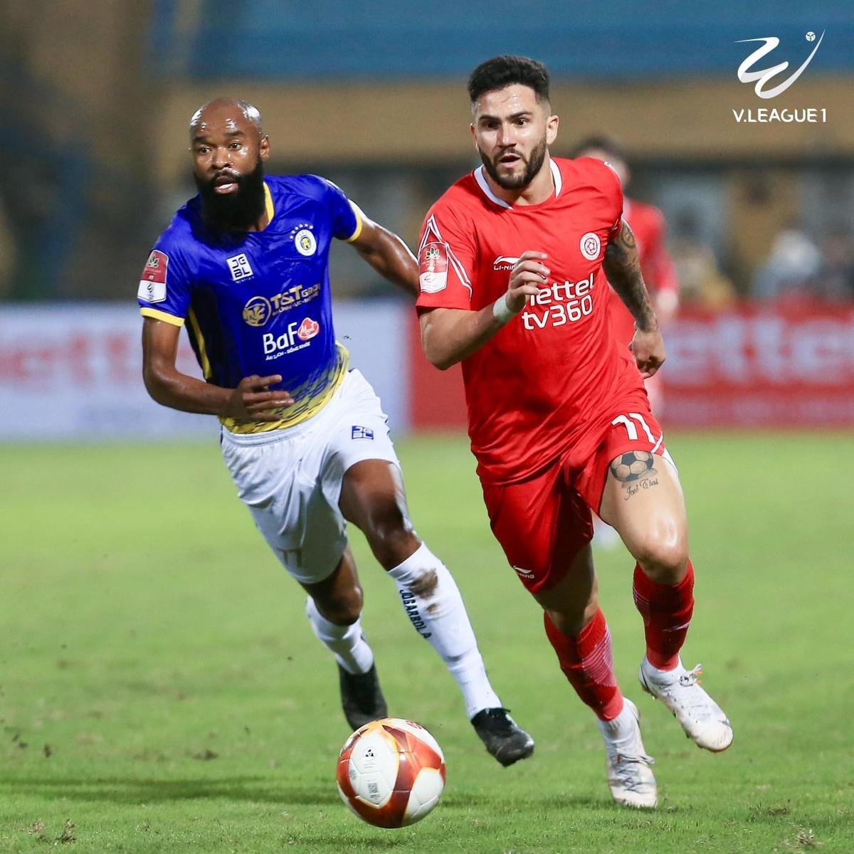 Khán giả phản ứng trọng tài bắt Hà Nội FC hoà Viettel Ảnh 2