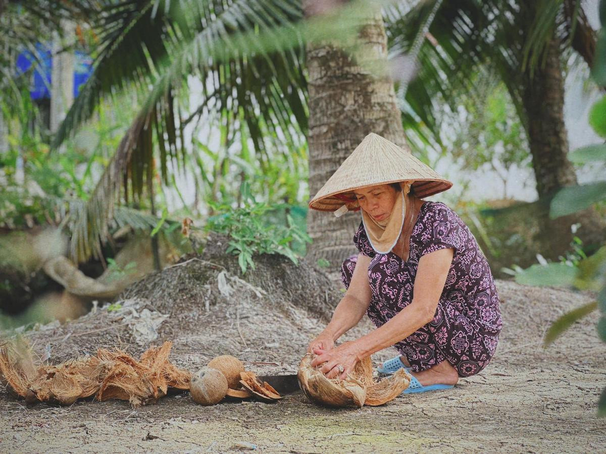 Chàng trai chụp ảnh 'bánh canh bột xắt' cả nhà cùng làm, dân mạng rưng rưng: Nao lòng người xa xứ! Ảnh 7