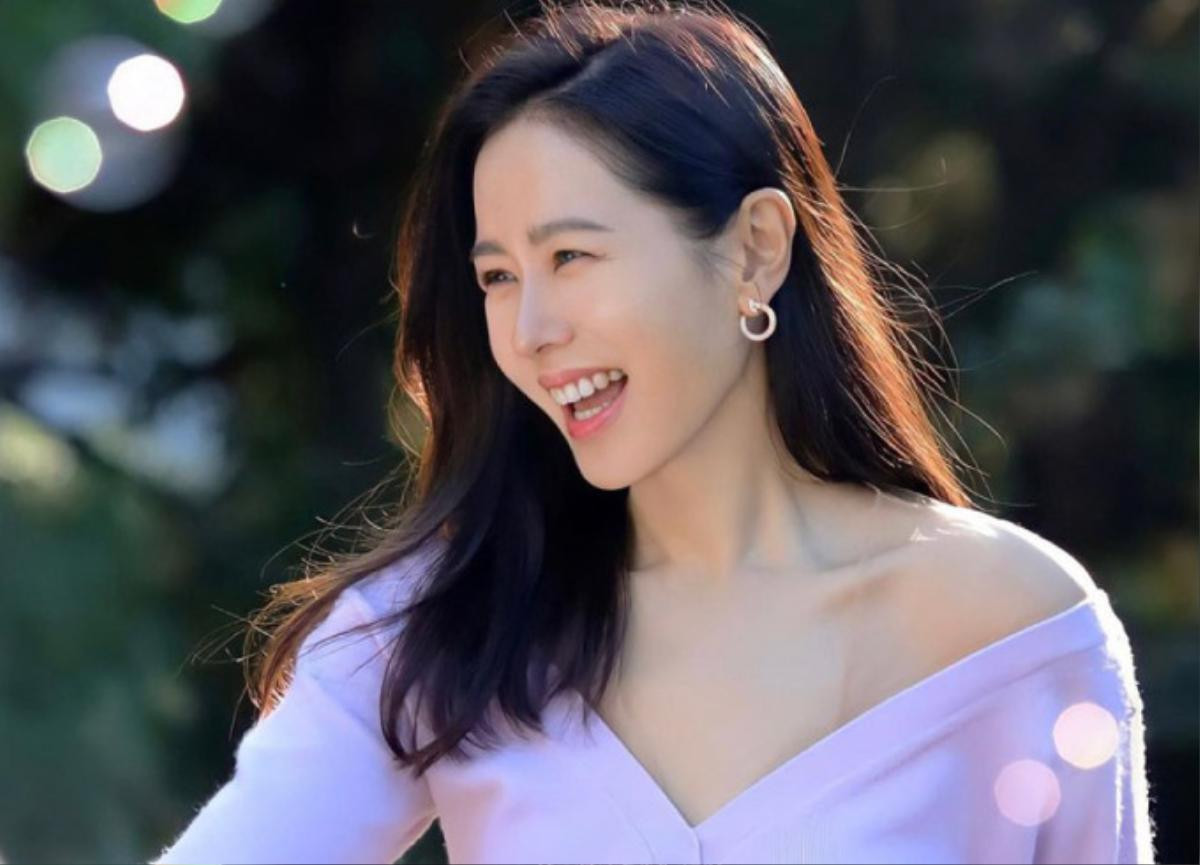 Son Ye Jin và 'mợ ngố' Song Ji Hyo từng có cuộc đọ sắc bất phân thắng bại trong quá khứ Ảnh 3