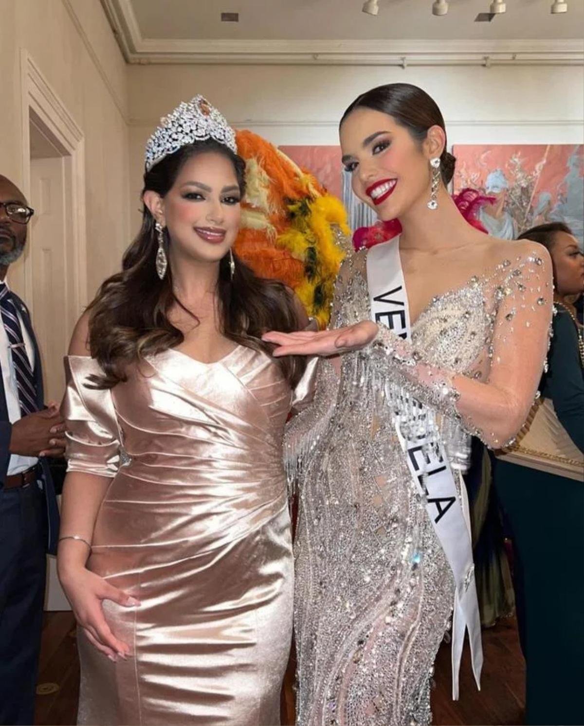 Miss Universe 2021 thừa nhận tiếc nuối vì đương nhiệm đầy sóng gió, fan vừa thương vừa xót Ảnh 4