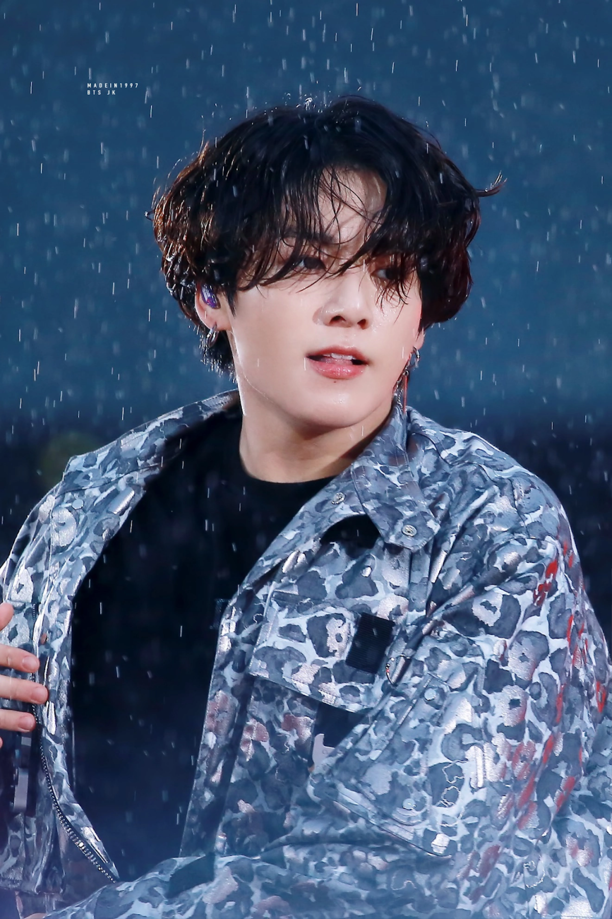 Lộ diện bạn gái của Jungkook (BTS), là ai mà bị netizen phản đối dữ dội? Ảnh 1