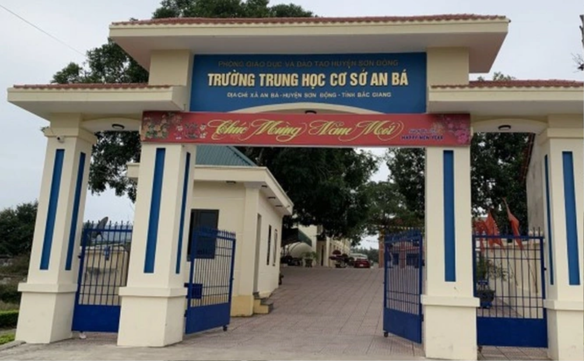 Công an đang điều tra vụ nữ sinh lớp 7 mang thai, tự sinh con tại nhà Ảnh 1